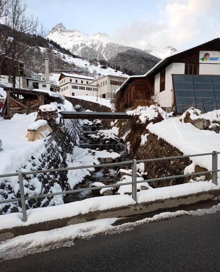 Casa Steilalva - Grosszuegiges Chalet Fuer Erholsamen Familienurlaub Surrein Exteriör bild